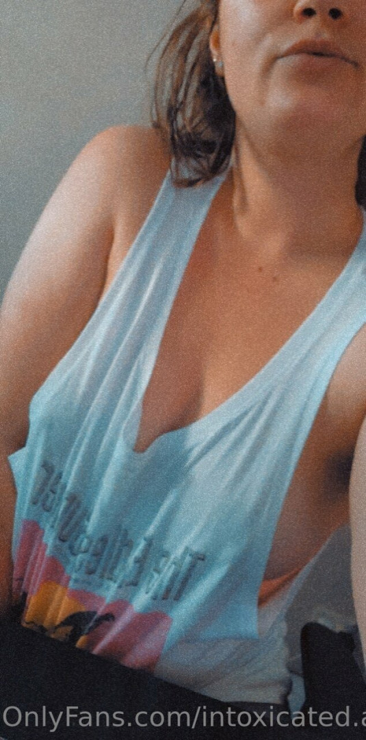 Photo by intoxicated.aussies published on May 25,2023 10:38:35 - BestThots