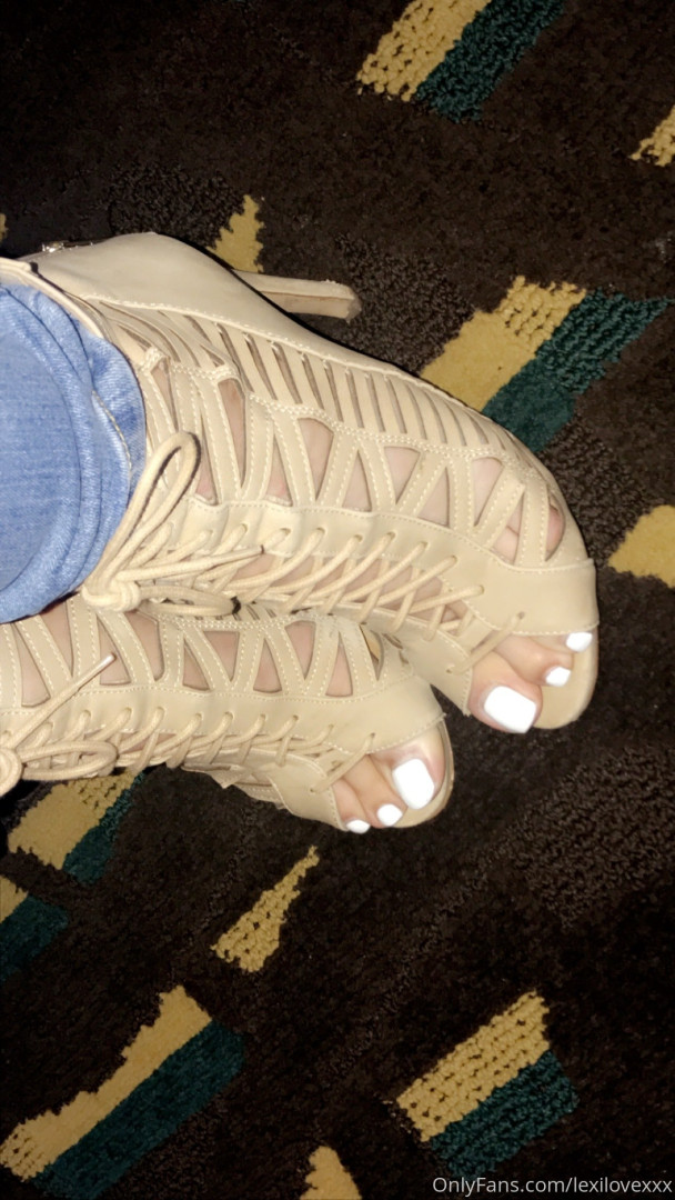 Photo by alexislovexxx published on October 12,2023 21:07:25 - BestThots