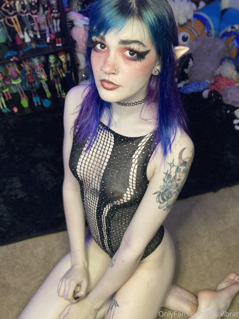 Photo by lilfoxibrat published on October 15,2023 23:52:12 - BestThots