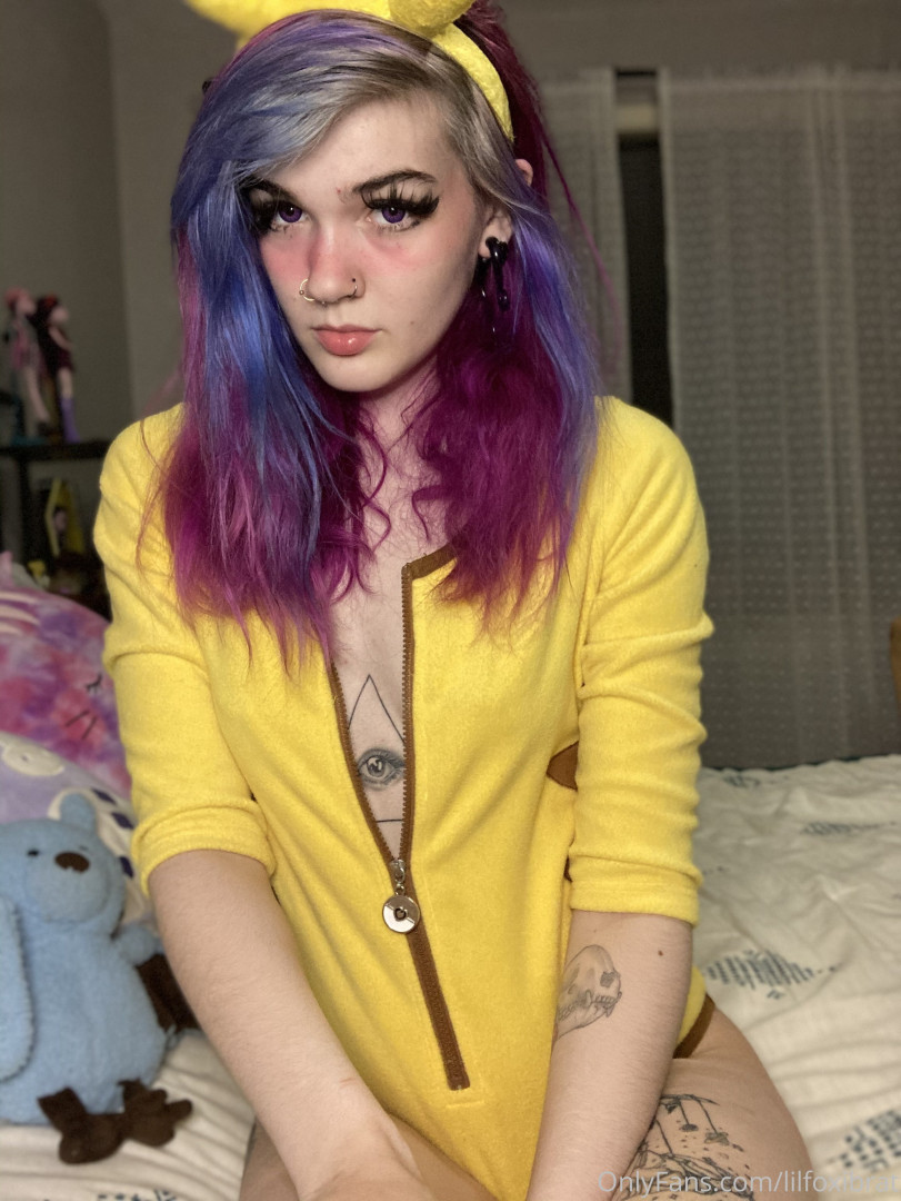 Photo by lilfoxibrat published on October 15,2023 23:55:03 - BestThots