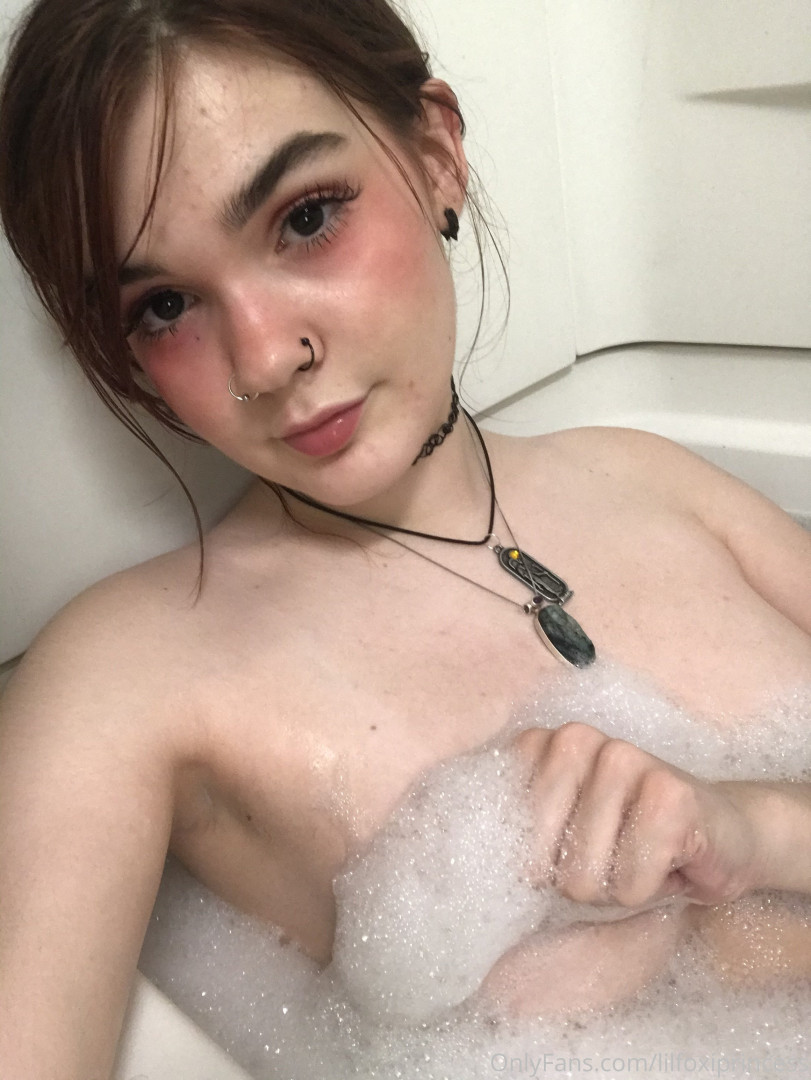 Photo by lilfoxibrat published on October 15,2023 23:56:53 - BestThots