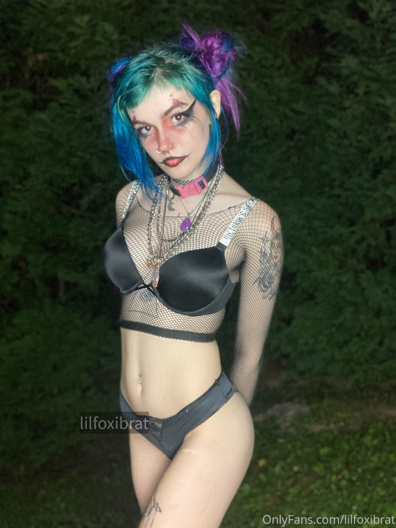 Photo by lilfoxibrat published on October 15,2023 23:57:33 - BestThots