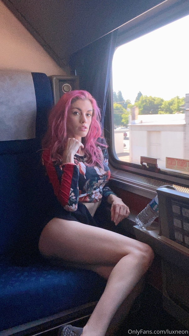 Photo by luxneon published on October 16,2023 21:33:26 - BestThots