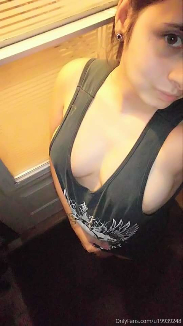 Photo by littlebrat92 published on October 16,2023 02:37:51 - BestThots