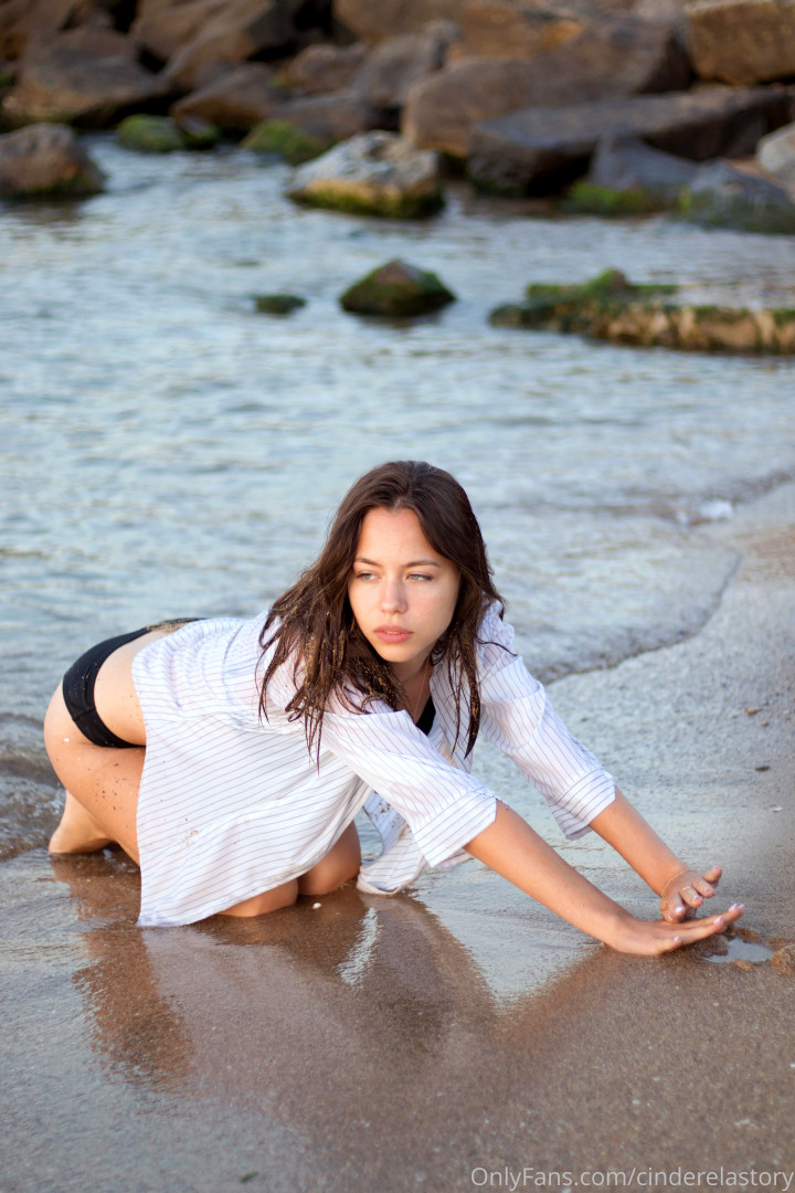 Photo by cinderelastory published on October 15,2023 21:07:32 - BestThots