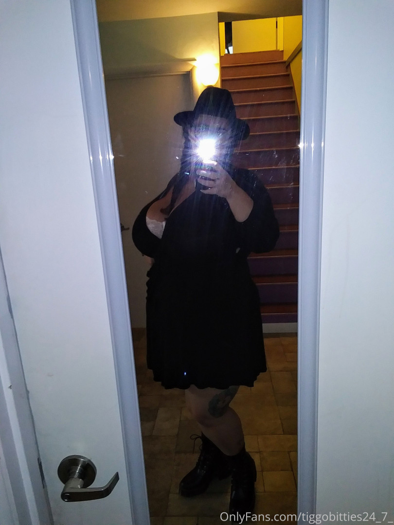 Photo by tiggobitties24_7_ published on May 16,2023 18:28:52 - BestThots