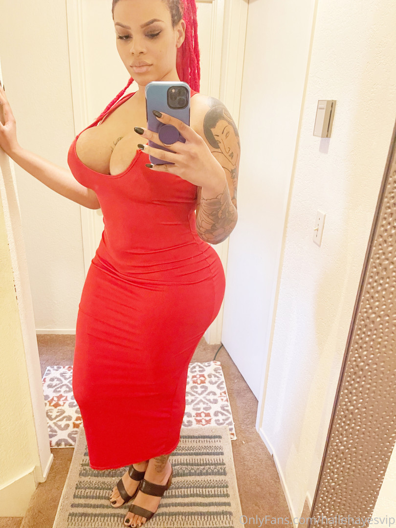 Photo by hallehayesvip published on August 29,2023 23:01:55 - BestThots