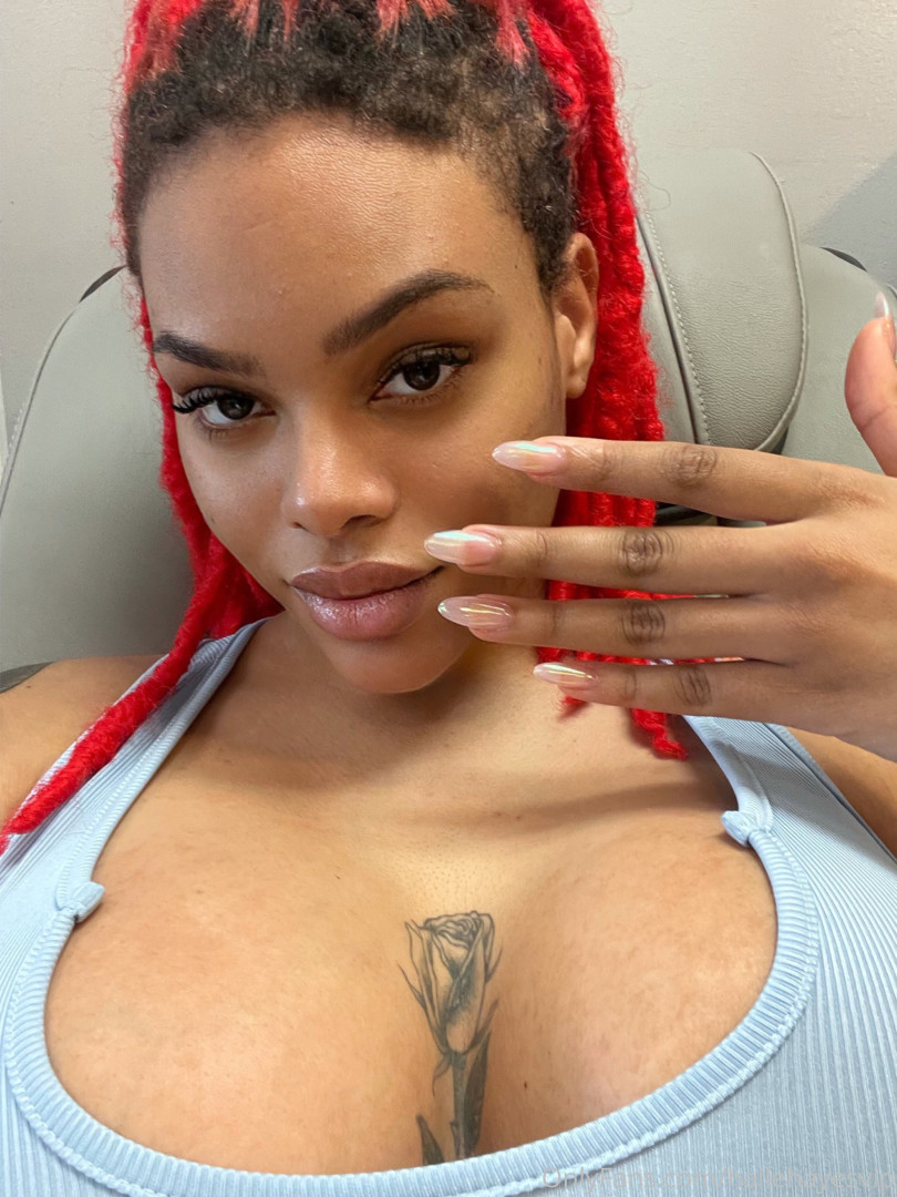 Photo by hallehayesvip published on August 30,2023 02:18:34 - BestThots
