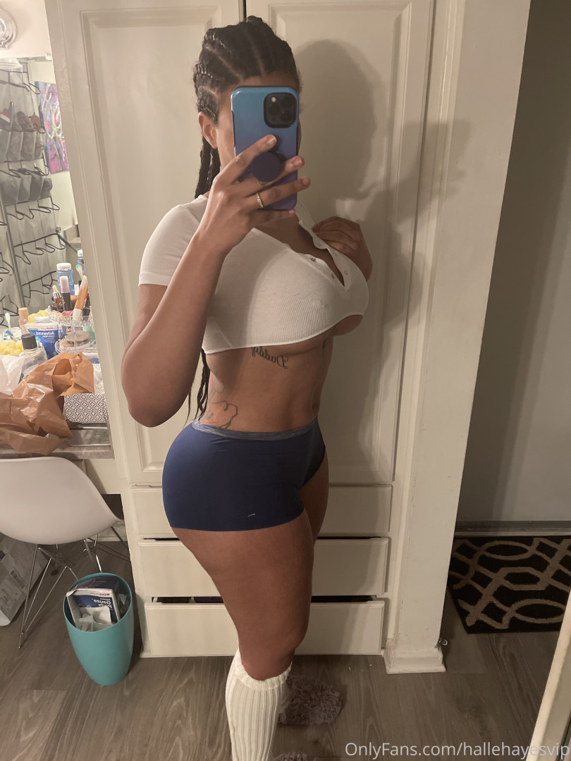 Photo by hallehayesvip published on August 30,2023 02:29:24 - BestThots