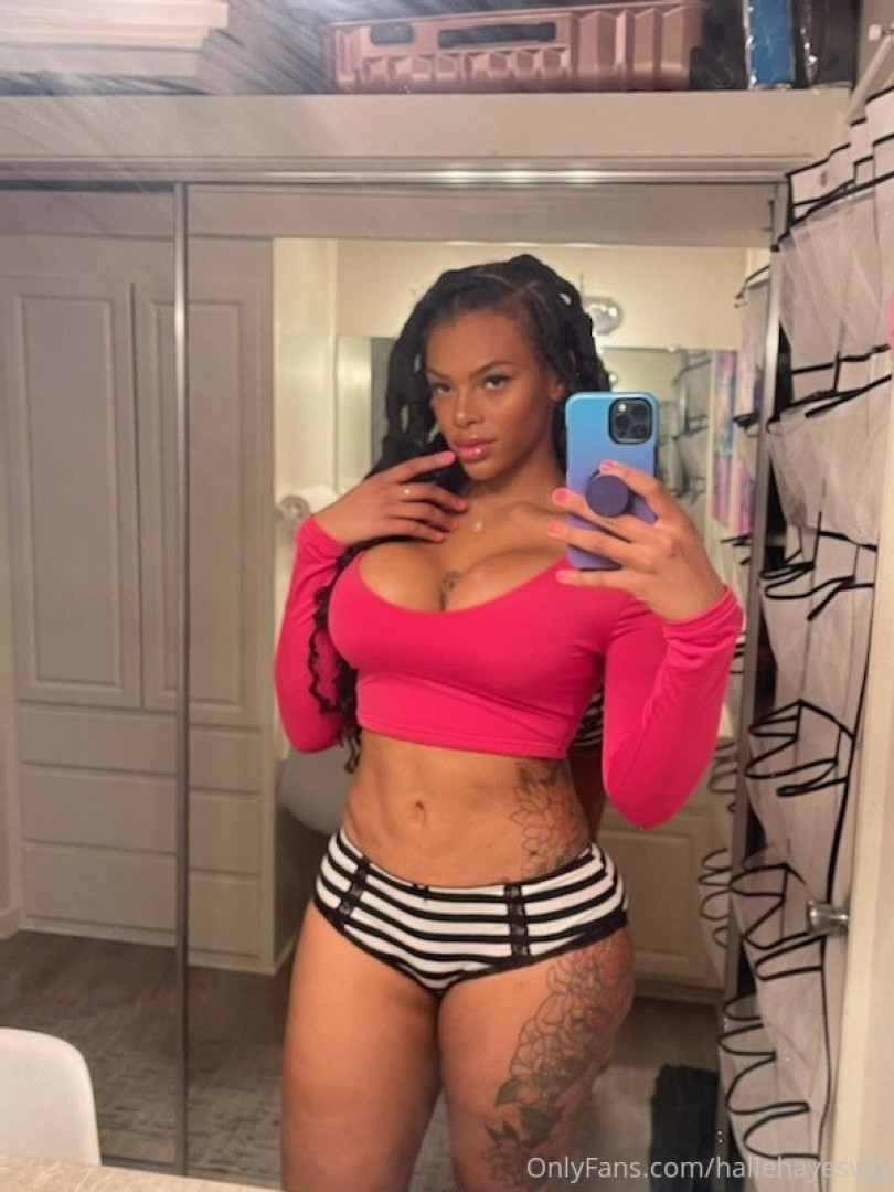 Photo by hallehayesvip published on August 30,2023 02:41:22 - BestThots