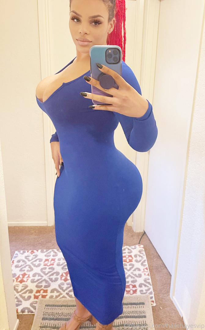 Photo by hallehayesvip published on August 30,2023 04:02:48 - BestThots