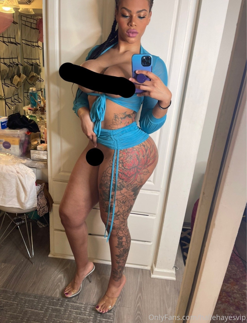 Photo by hallehayesvip published on August 30,2023 04:05:59 - BestThots