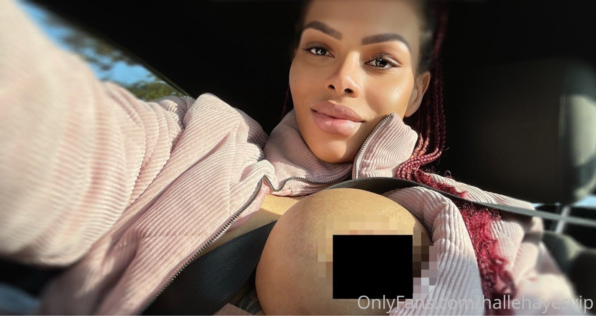 Photo by hallehayesvip published on August 30,2023 05:28:30 - BestThots