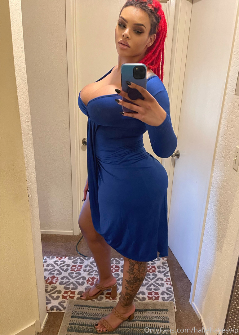 Photo by hallehayesvip published on August 30,2023 05:43:34 - BestThots