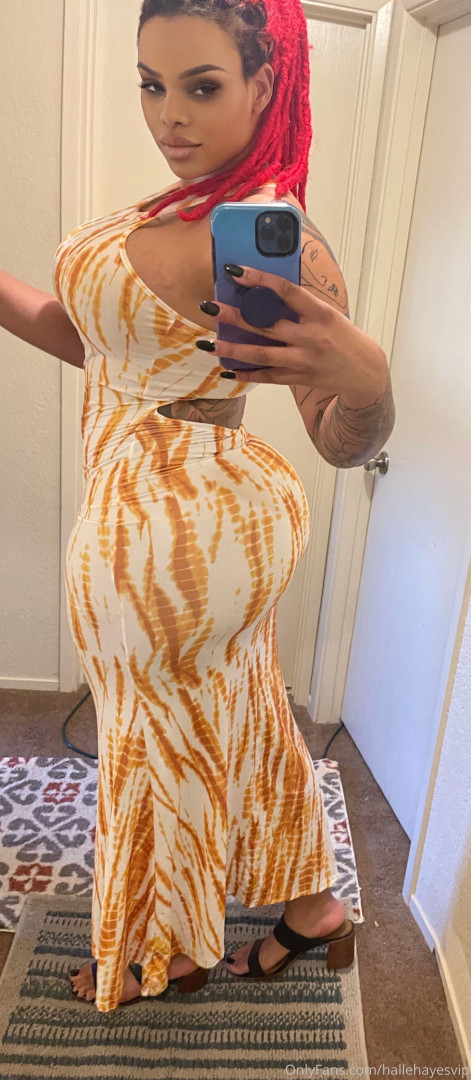 Photo by hallehayesvip published on August 30,2023 05:56:12 - BestThots