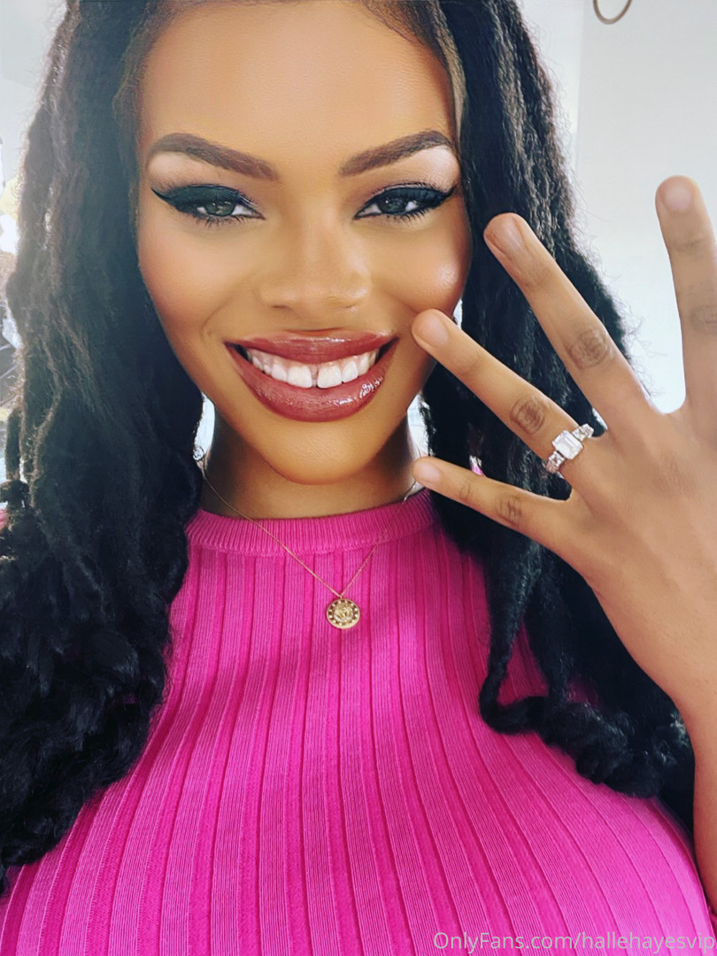 Photo by hallehayesvip published on August 30,2023 06:12:21 - BestThots