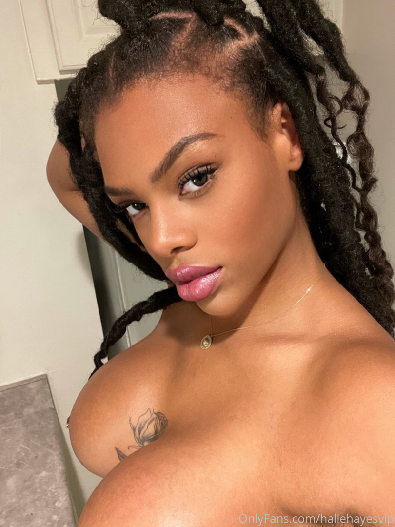 Photo by hallehayesvip published on August 30,2023 06:35:25 - BestThots