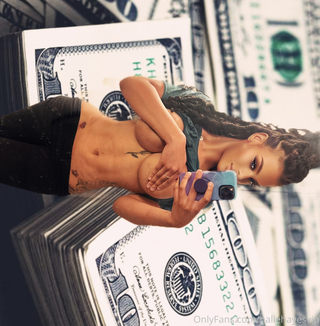 Photo by hallehayesvip published on August 30,2023 06:59:37 - BestThots