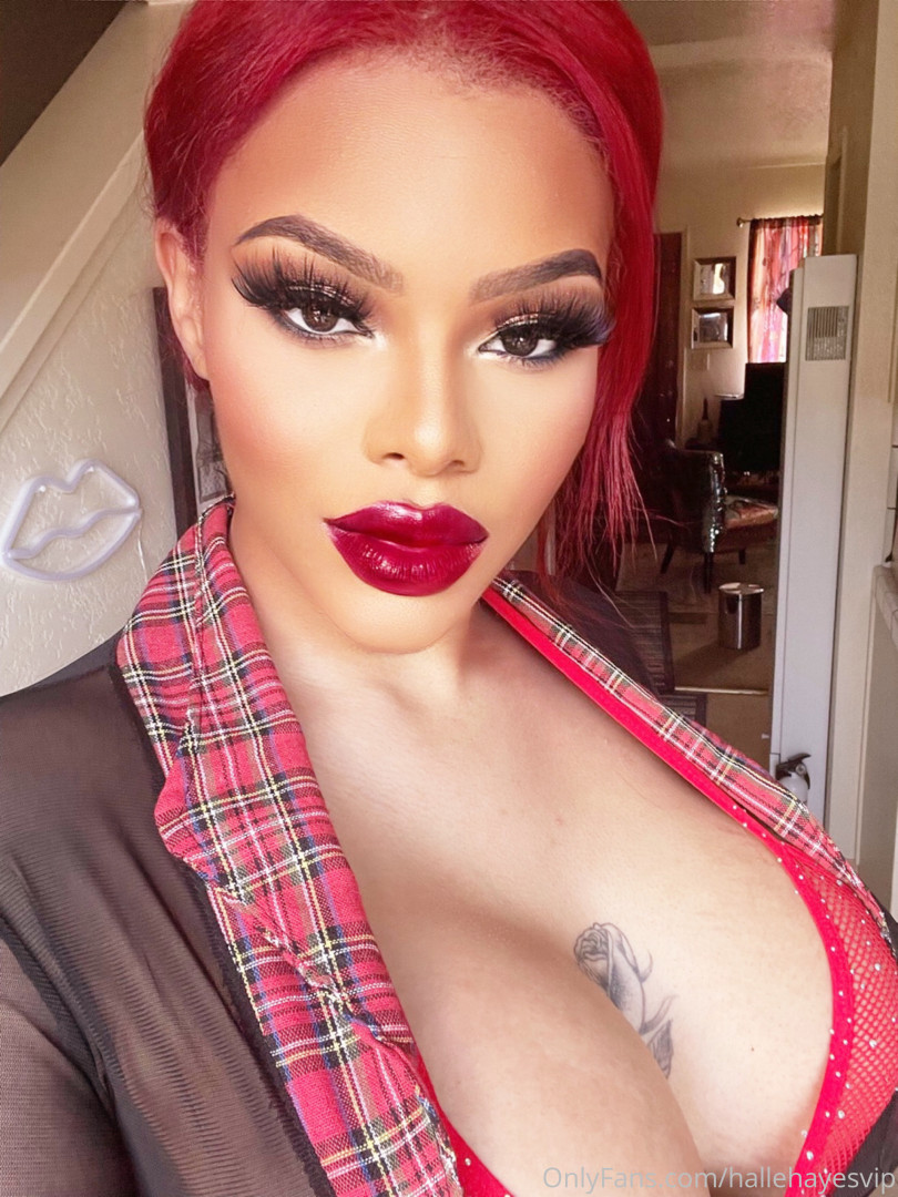 Photo by hallehayesvip published on August 30,2023 07:08:51 - BestThots