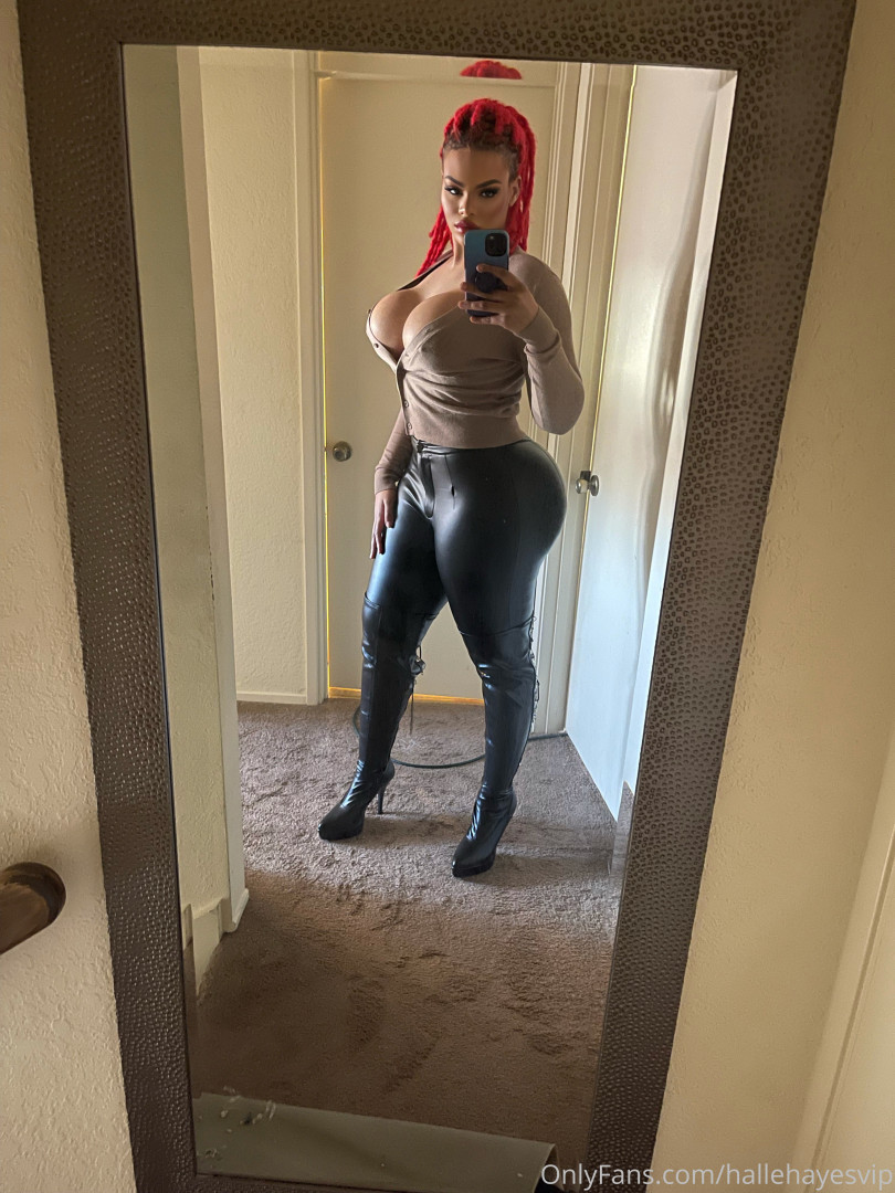 Photo by hallehayesvip published on August 30,2023 07:17:23 - BestThots