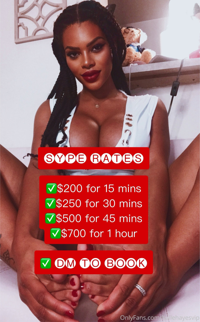 Photo by hallehayesvip published on August 30,2023 07:19:43 - BestThots