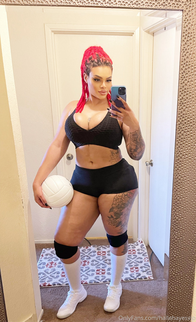 Photo by hallehayesvip published on August 30,2023 07:37:13 - BestThots