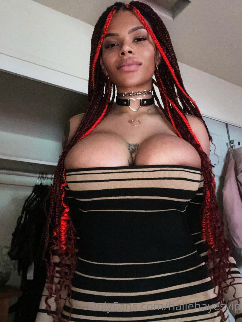 Photo by hallehayesvip published on August 30,2023 07:40:36 - BestThots