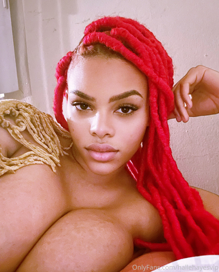 Photo by hallehayesvip published on August 30,2023 07:51:12 - BestThots