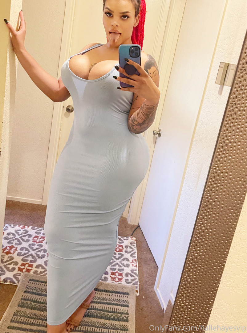 Photo by hallehayesvip published on August 30,2023 07:58:50 - BestThots