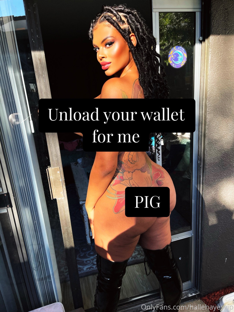 Photo by hallehayesvip published on August 30,2023 08:03:26 - BestThots