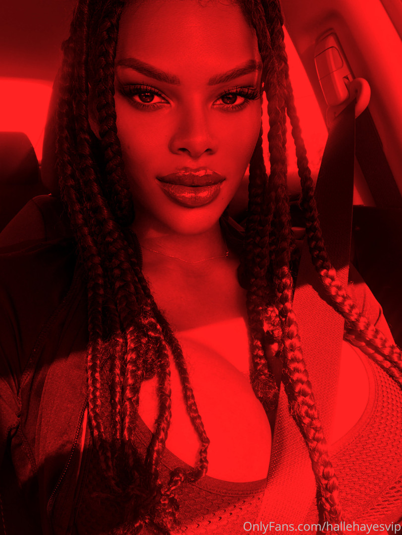 Photo by hallehayesvip published on August 30,2023 08:21:45 - BestThots