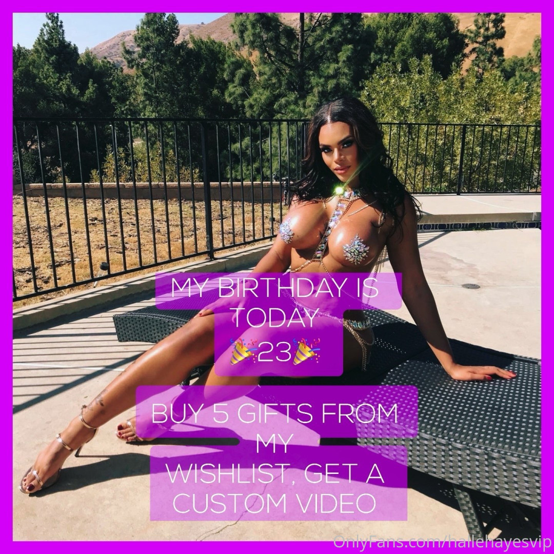 Photo by hallehayesvip published on August 30,2023 08:39:58 - BestThots