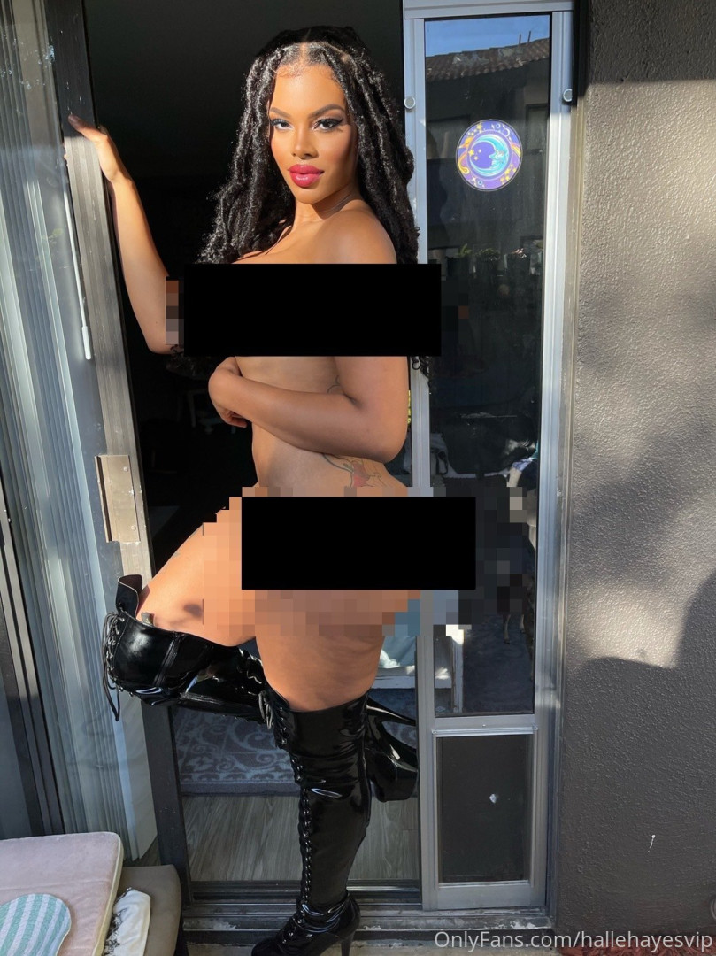 Photo by hallehayesvip published on August 30,2023 08:46:51 - BestThots