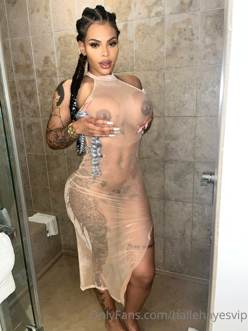 Photo by hallehayesvip published on August 30,2023 09:39:06 - BestThots