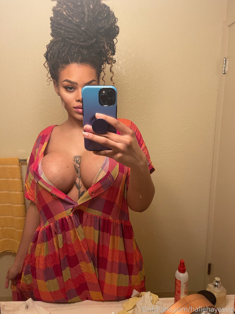 Photo by hallehayesvip published on August 30,2023 09:41:28 - BestThots