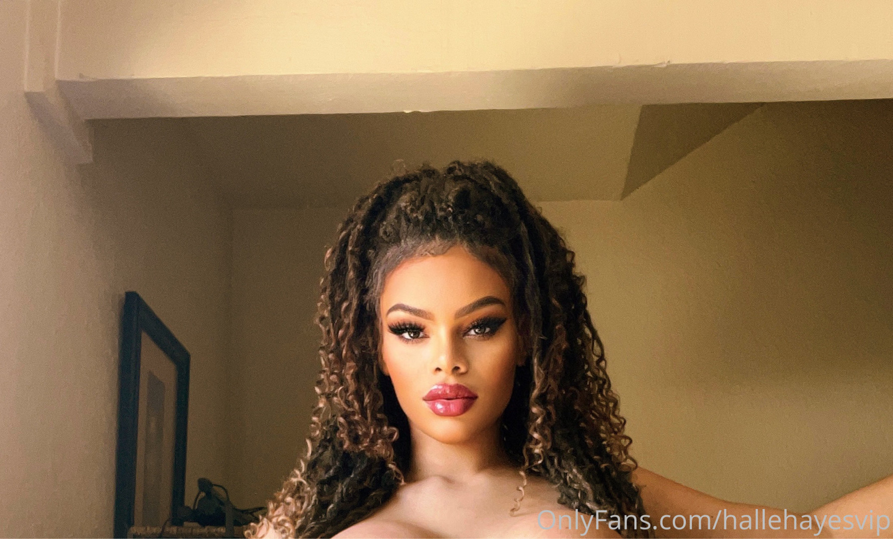 Photo by hallehayesvip published on August 30,2023 09:46:08 - BestThots