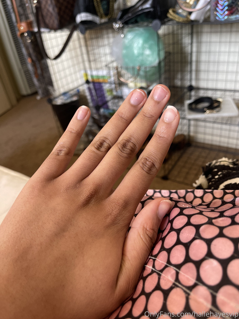 Photo by hallehayesvip published on August 30,2023 09:47:19 - BestThots