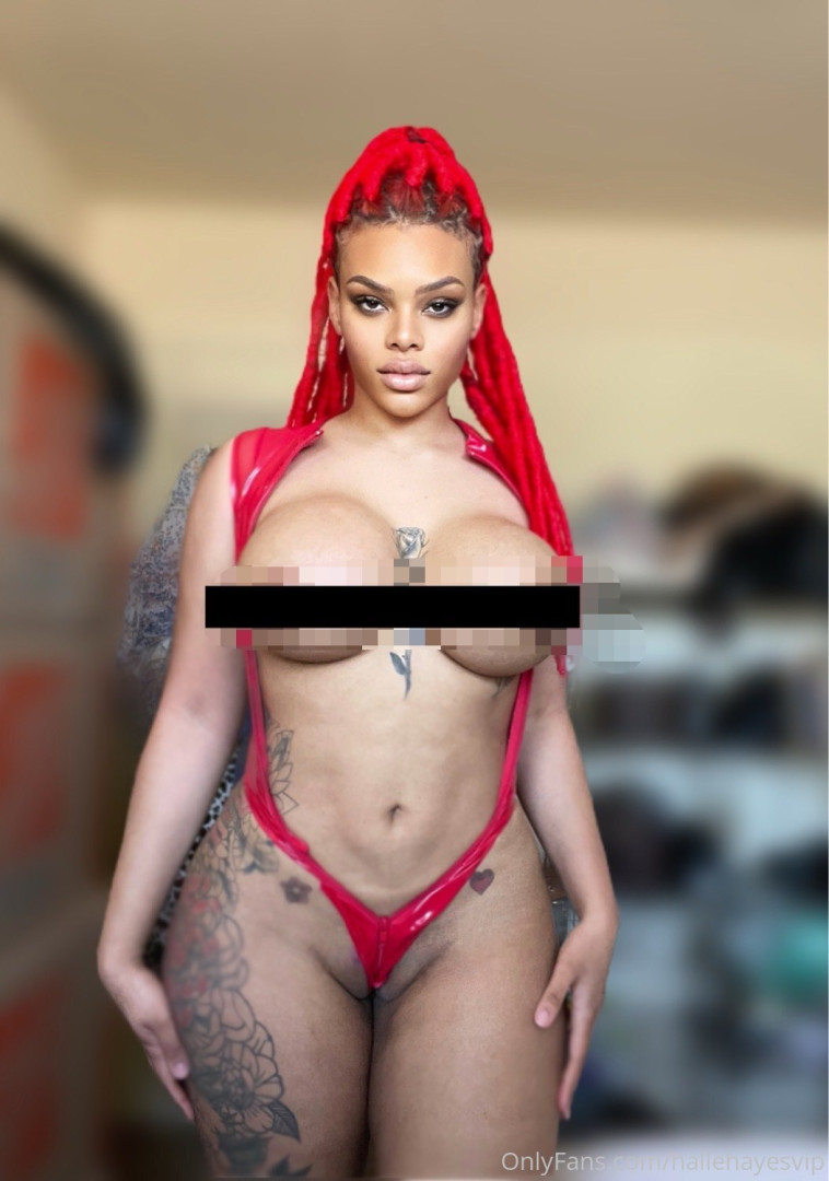 Photo by hallehayesvip published on August 30,2023 09:48:21 - BestThots