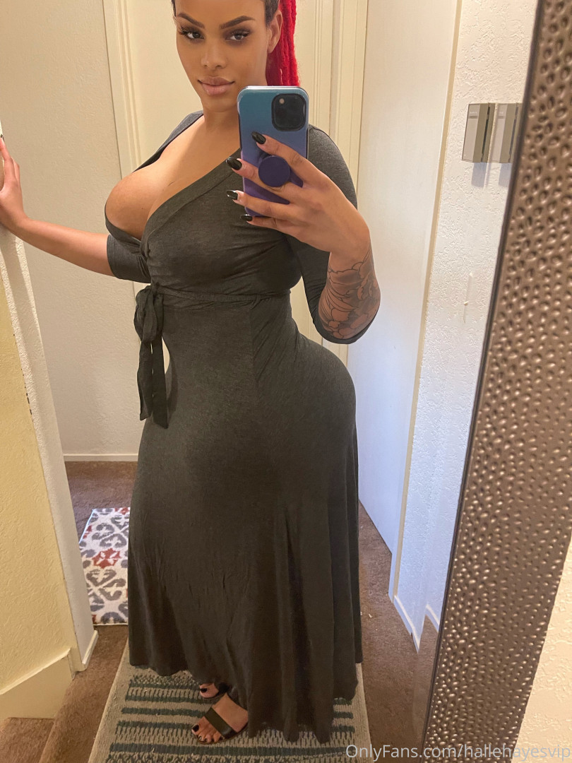 Photo by hallehayesvip published on August 30,2023 09:59:51 - BestThots