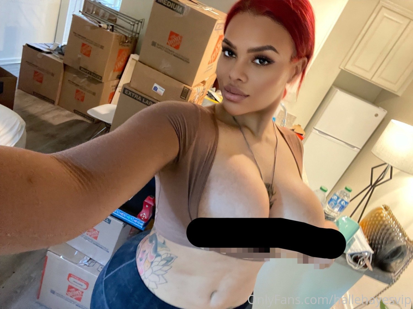 Photo by hallehayesvip published on August 30,2023 10:33:40 - BestThots