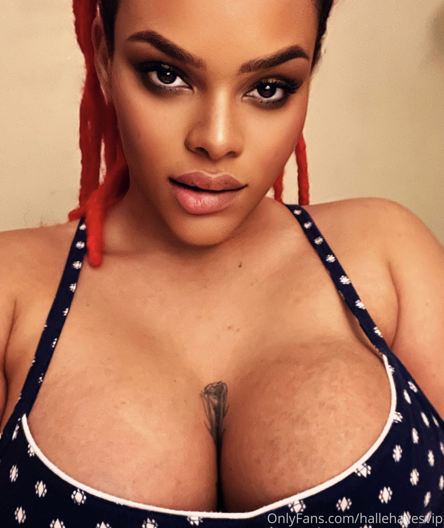 Photo by hallehayesvip published on August 30,2023 10:59:58 - BestThots