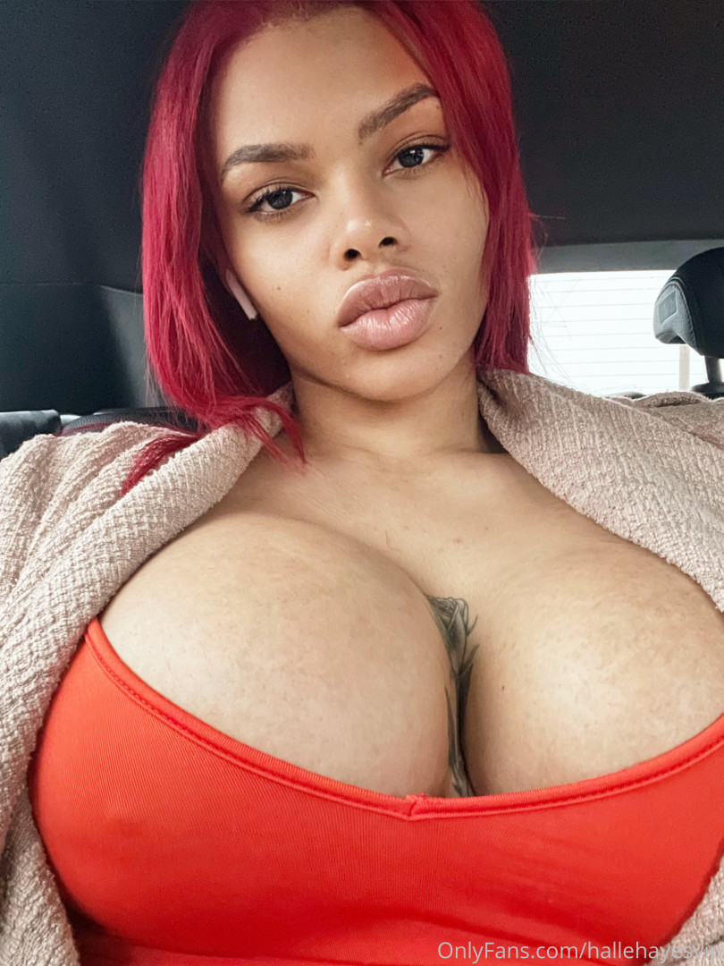 Photo by hallehayesvip published on August 30,2023 11:16:24 - BestThots