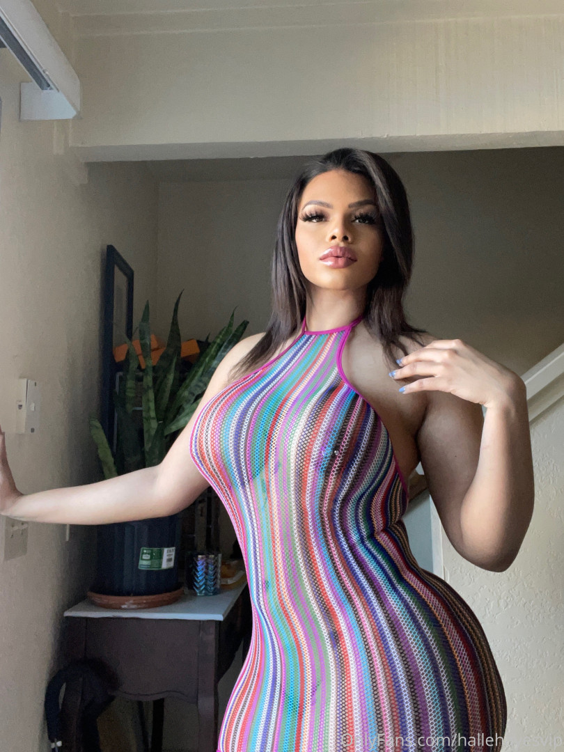 Photo by hallehayesvip published on August 30,2023 11:32:57 - BestThots