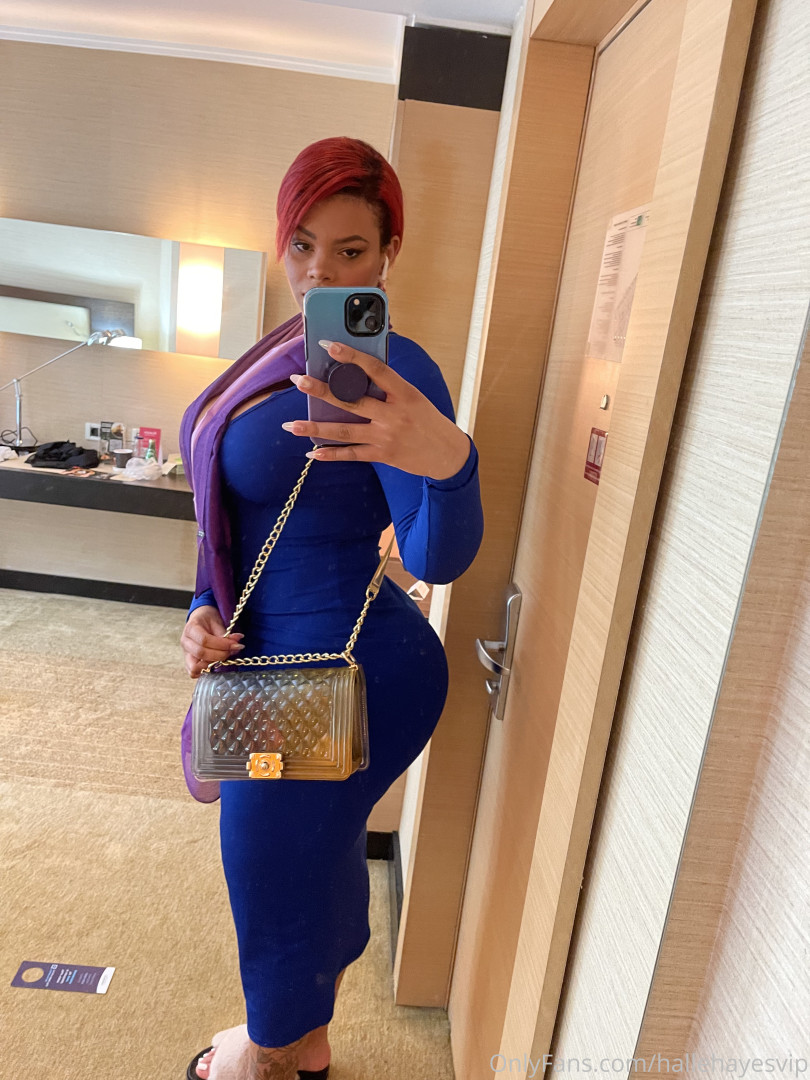 Photo by hallehayesvip published on August 30,2023 12:08:58 - BestThots