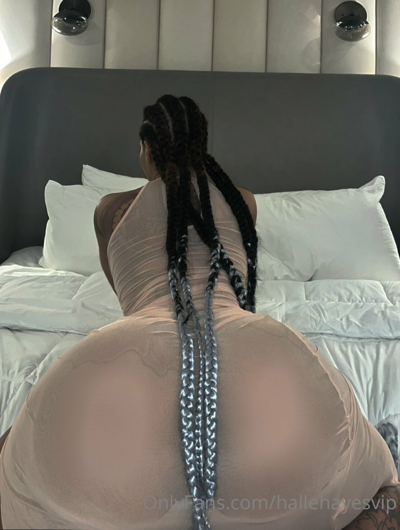 Photo by hallehayesvip published on August 30,2023 12:19:51 - BestThots