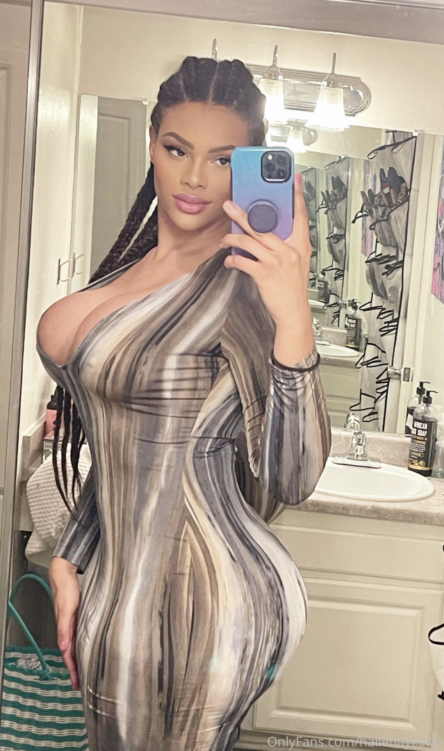 Photo by hallehayesvip published on August 30,2023 12:30:54 - BestThots