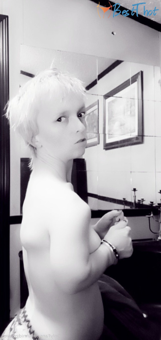 Photo by midgelove1 published on December 22,2024 06:10:17 - BestThots