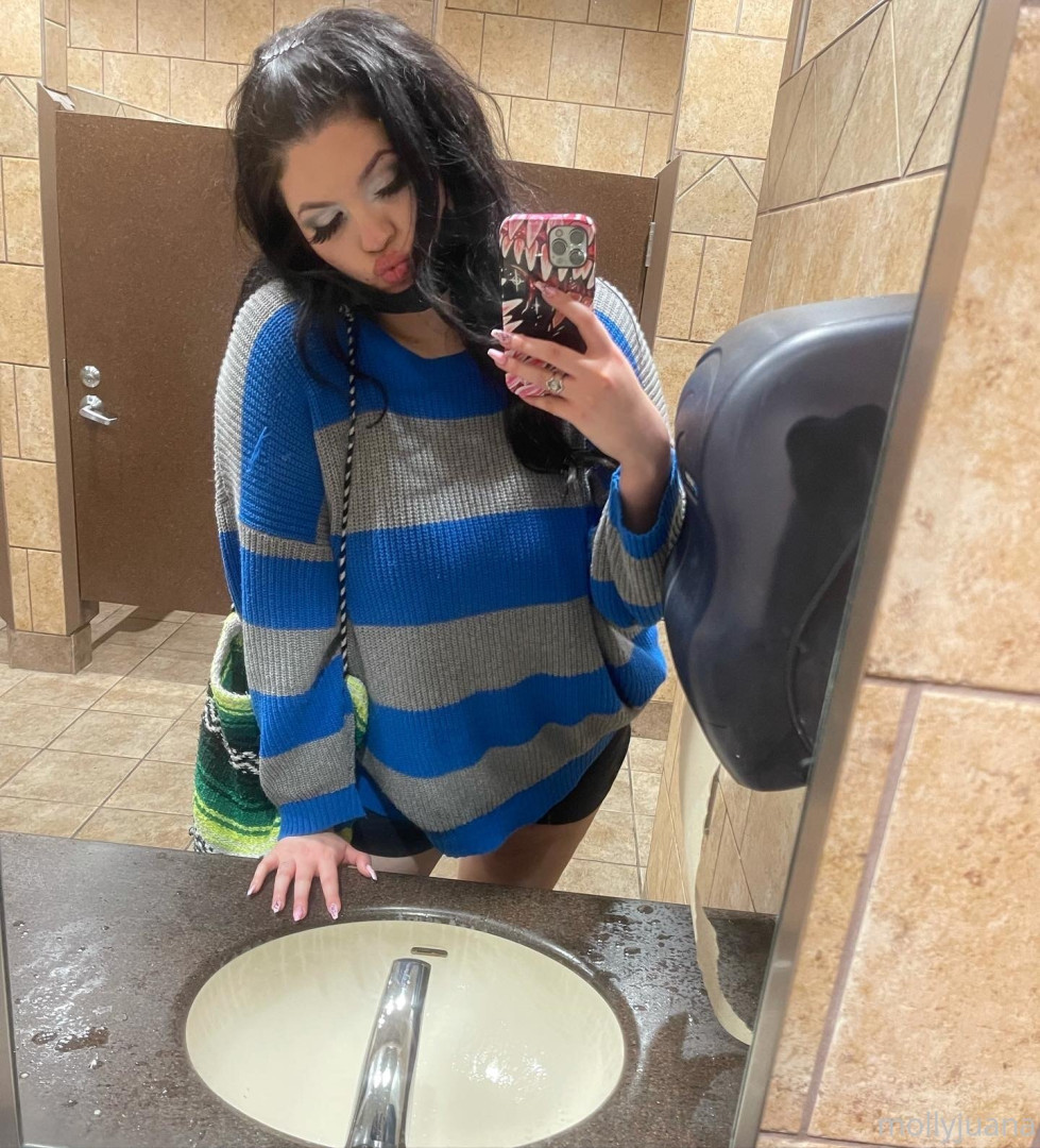 Photo by mollyjuana published on May 20,2023 19:44:26 - BestThots