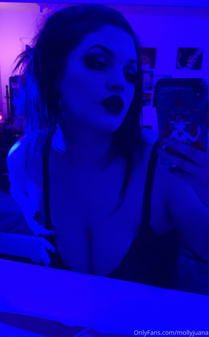 Photo by mollyjuana published on May 20,2023 19:45:12 - BestThots