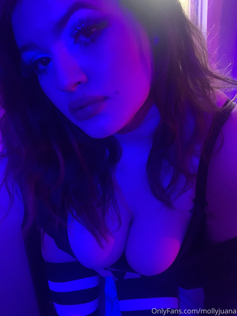 Photo by mollyjuana published on May 20,2023 19:46:05 - BestThots